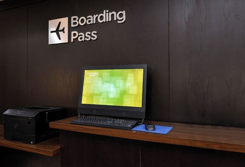 فندق Courtyard By Marriott Milwaukee North/brown Deer