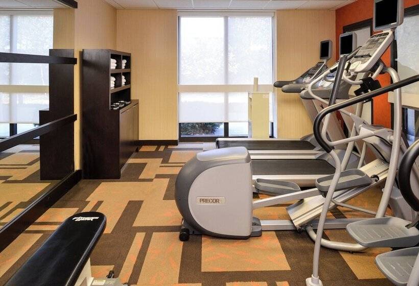فندق Courtyard By Marriott Milwaukee North/brown Deer