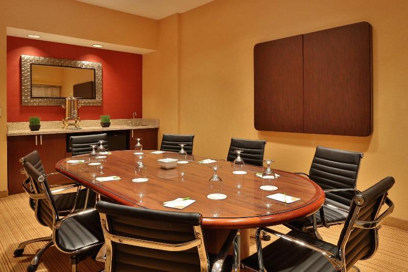 호텔 Courtyard By Marriott Springfield Airport