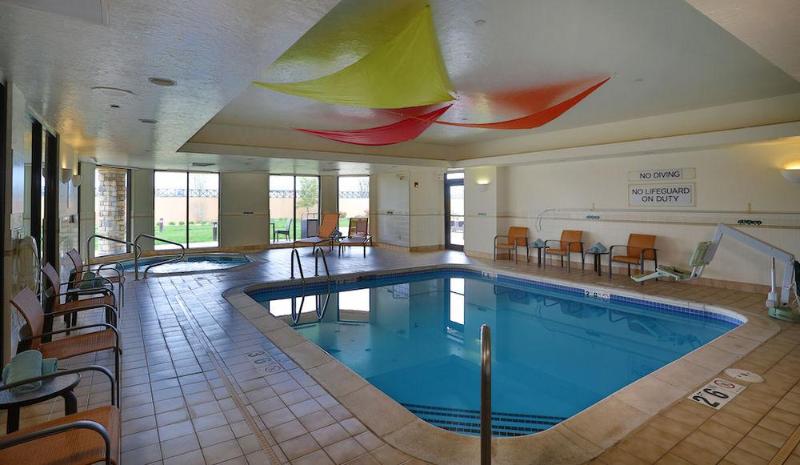 호텔 Courtyard By Marriott Springfield Airport