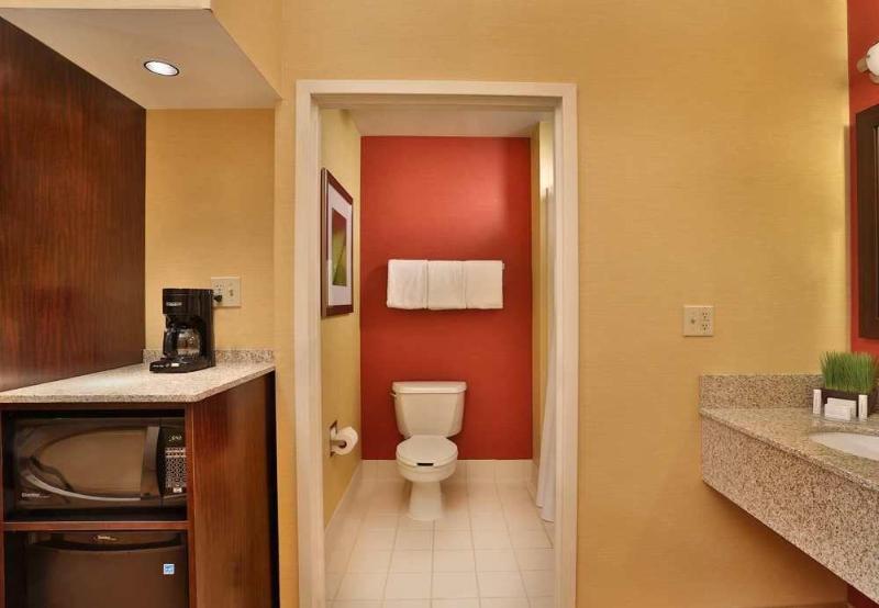 호텔 Courtyard By Marriott Springfield Airport