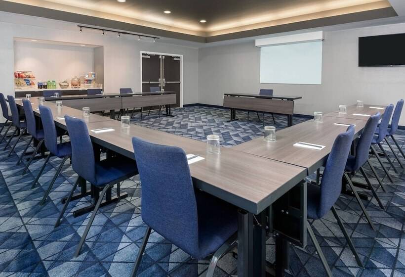 בית מלון כפרי Courtyard Tallahassee North/i10 Capital Circle