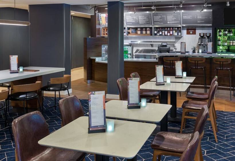 בית מלון כפרי Courtyard Tallahassee North/i10 Capital Circle