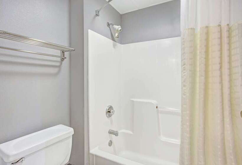 فندق Days Inn By Wyndham Lake Bluff/great Lakes Naval Base