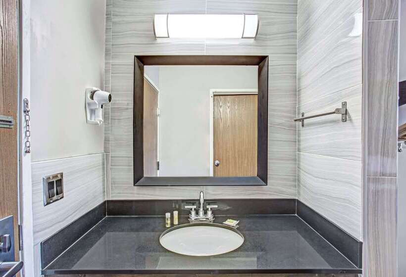 فندق Days Inn By Wyndham Lake Bluff/great Lakes Naval Base