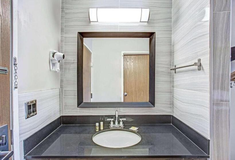 فندق Days Inn By Wyndham Lake Bluff/great Lakes Naval Base