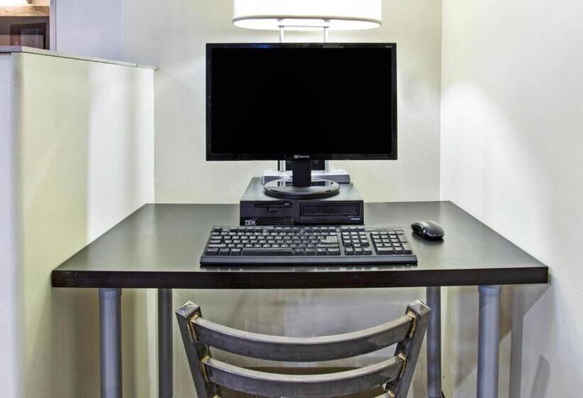 فندق Days Inn By Wyndham Lake Bluff/great Lakes Naval Base