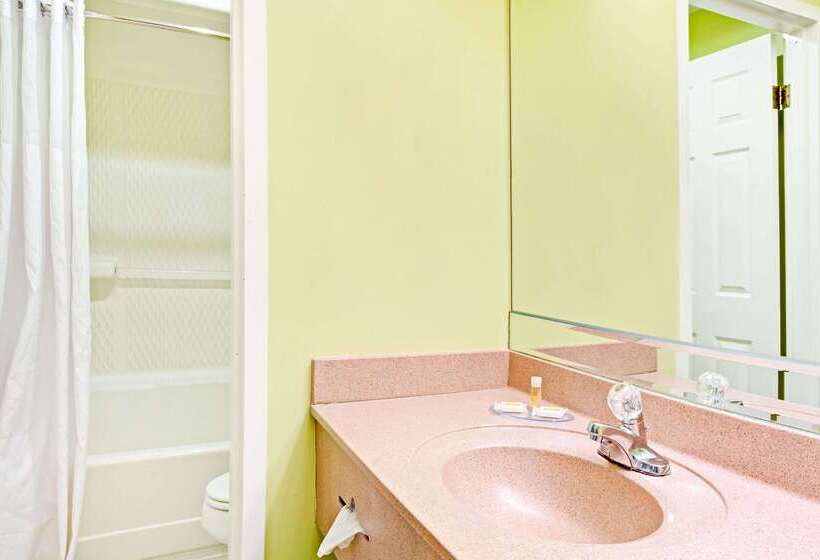 فندق Days Inn By Wyndham Kingsland Ga