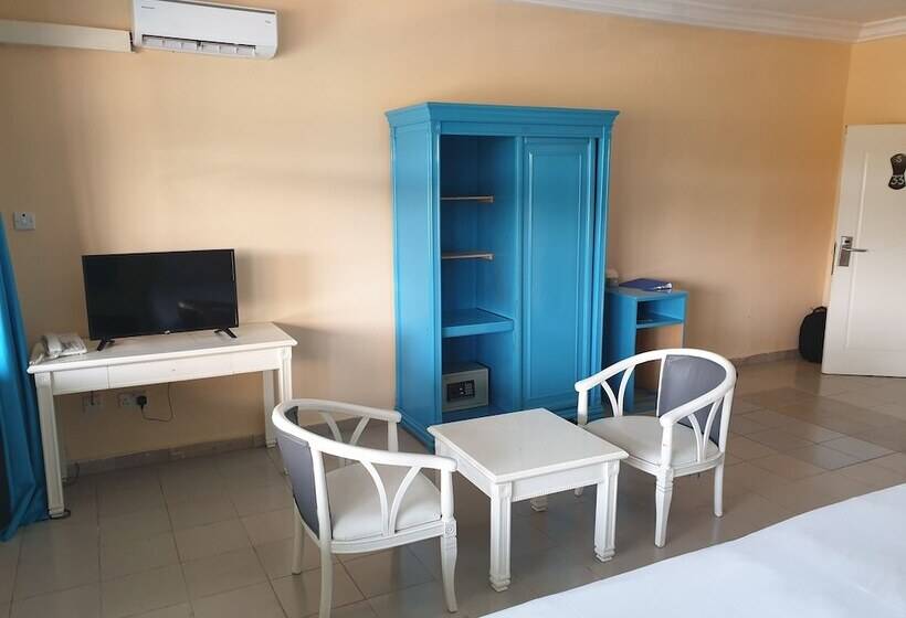 هتل Djembe Beach Resort