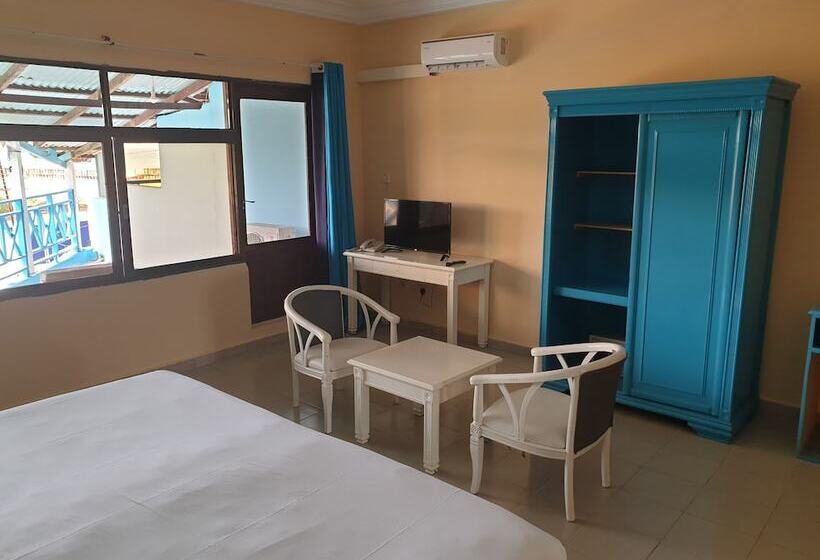 هتل Djembe Beach Resort