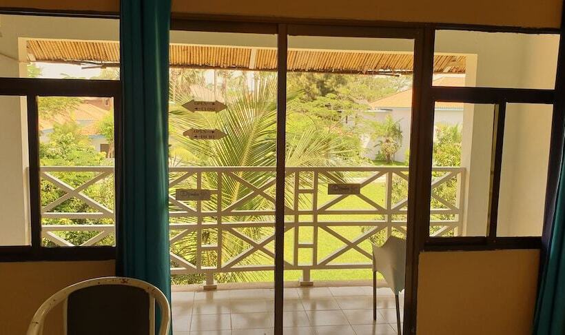 هتل Djembe Beach Resort