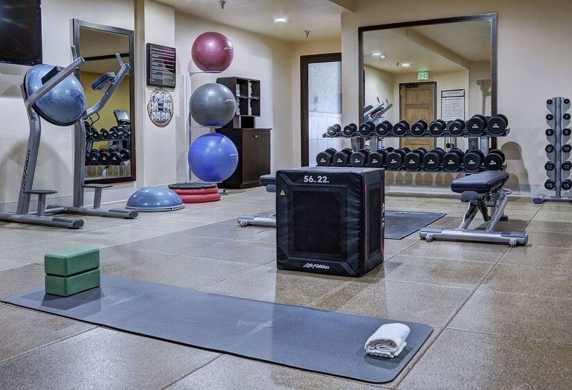 Отель Alpenrock Breckenridge, Curio Collection By Hilton