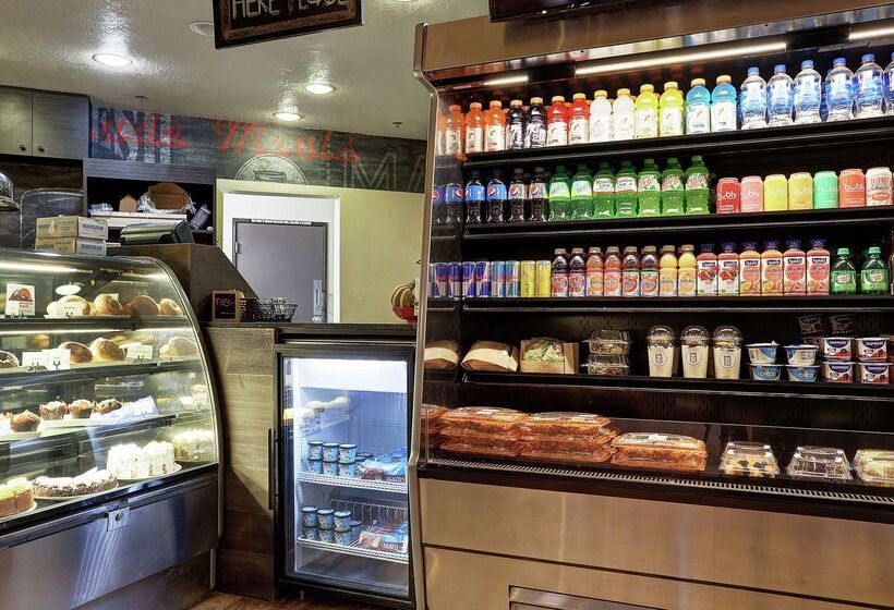 Отель Alpenrock Breckenridge, Curio Collection By Hilton