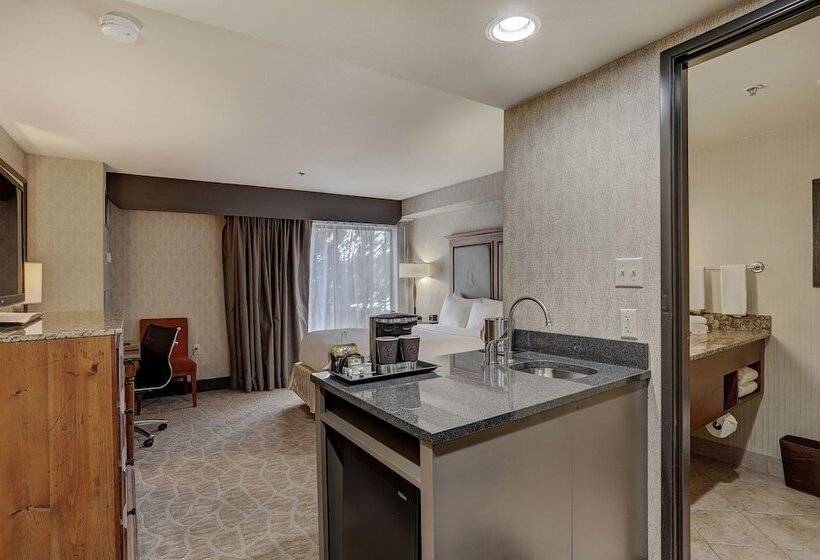 Отель Alpenrock Breckenridge, Curio Collection By Hilton