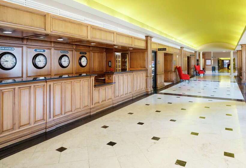 Отель President Abraham Lincoln Springfield   Doubletree By Hilton