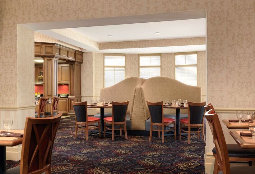 Отель President Abraham Lincoln Springfield   Doubletree By Hilton