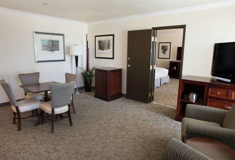 Отель President Abraham Lincoln Springfield   Doubletree By Hilton