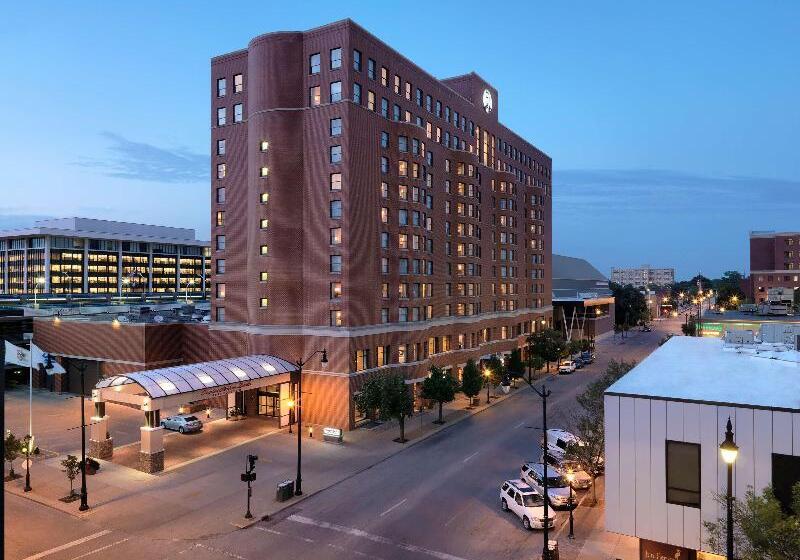 Отель President Abraham Lincoln Springfield   Doubletree By Hilton