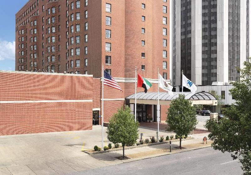 هتل President Abraham Lincoln Springfield   Doubletree By Hilton