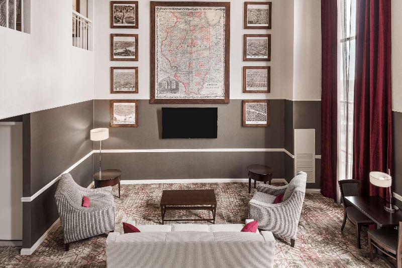 Отель President Abraham Lincoln Springfield   Doubletree By Hilton