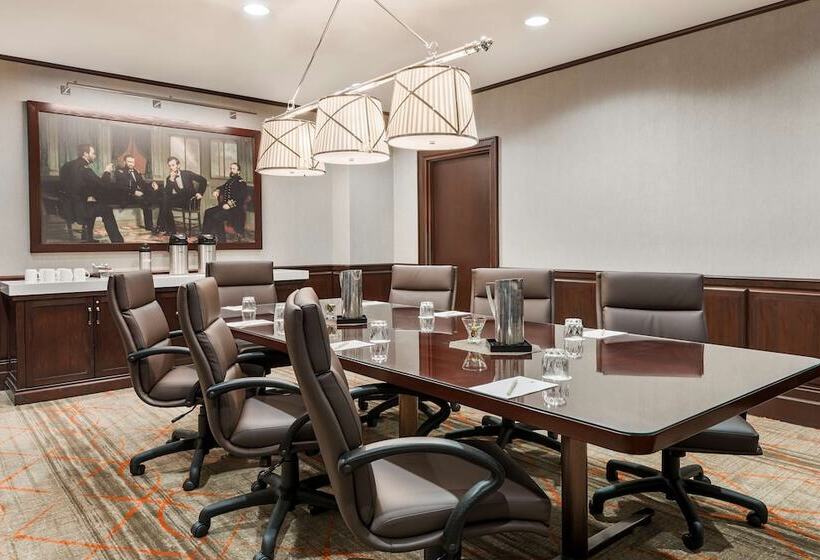 Отель President Abraham Lincoln Springfield   Doubletree By Hilton