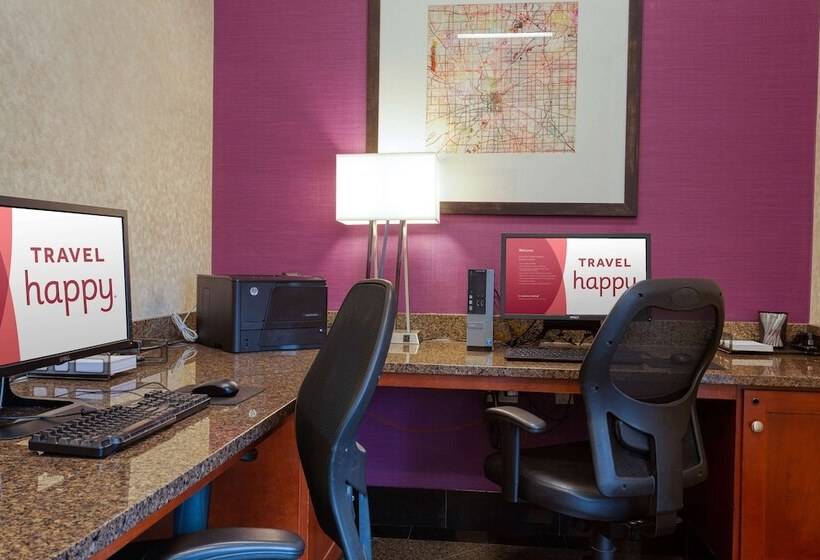 בית מלון כפרי Drury Inn & Suites Indianapolis Northeast