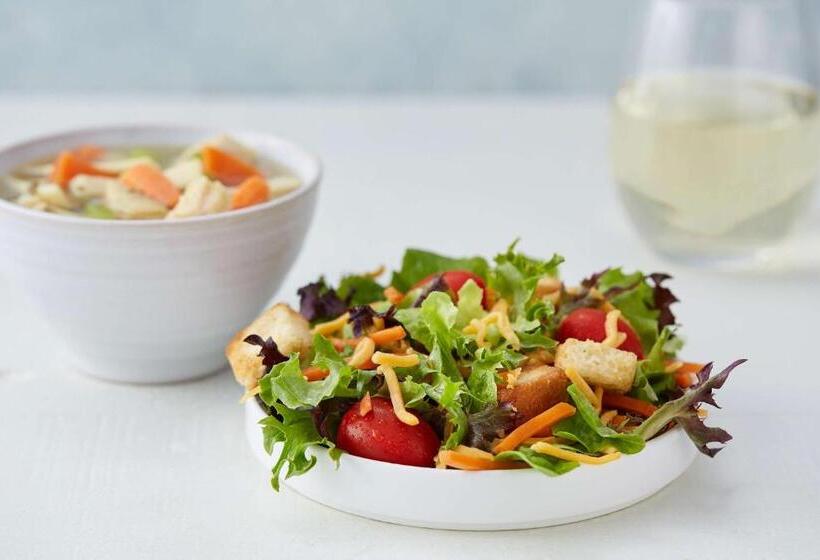 בית מלון כפרי Drury Inn & Suites Indianapolis Northeast