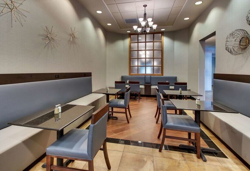 هتل Drury Inn & Suites Phoenix Happy Valley