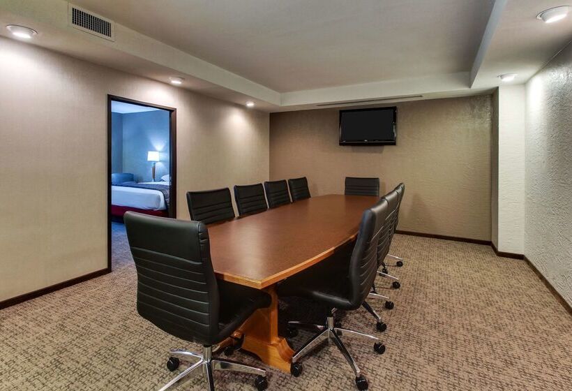 هتل Drury Inn & Suites Phoenix Happy Valley