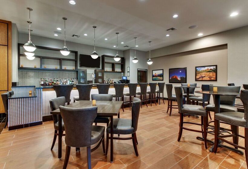 هتل Drury Inn & Suites Phoenix Happy Valley