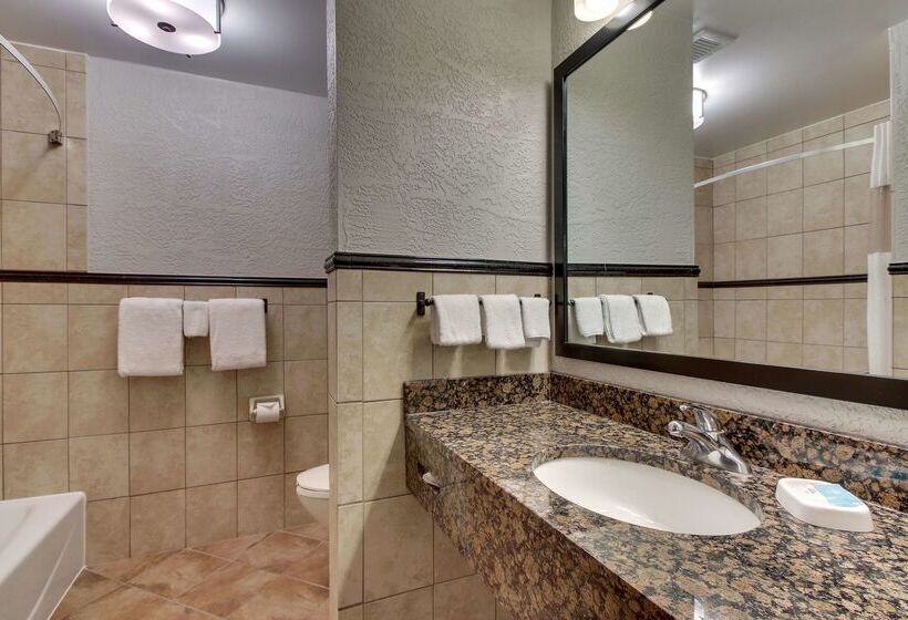 هتل Drury Inn & Suites Phoenix Happy Valley