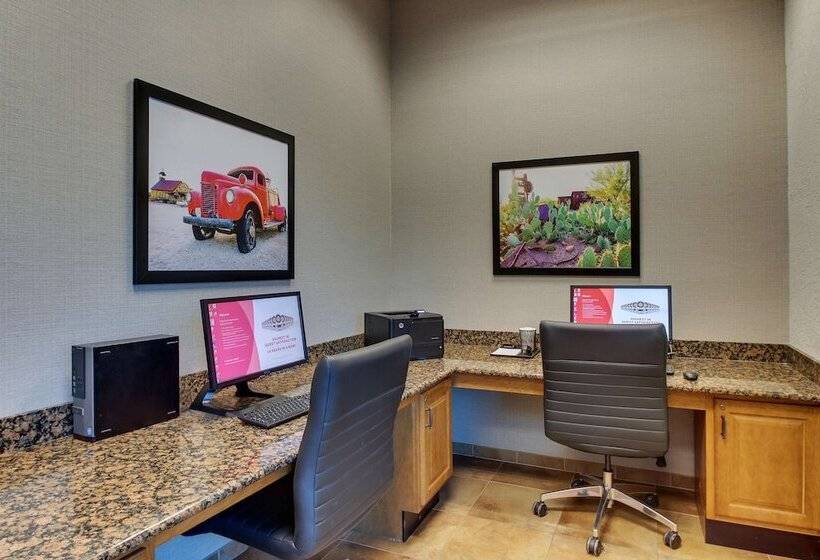 هتل Drury Inn & Suites Phoenix Happy Valley