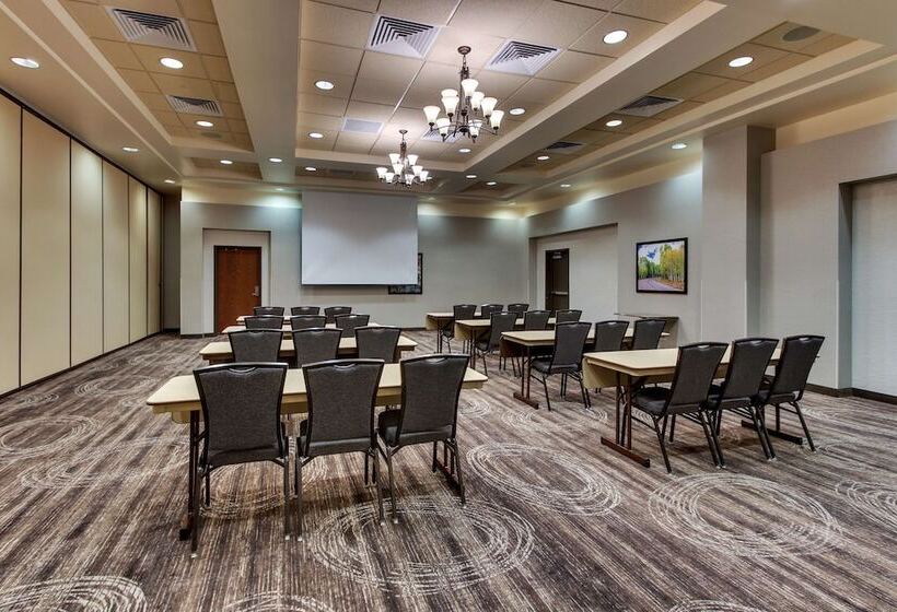 هتل Drury Inn & Suites Phoenix Happy Valley