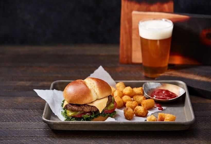 هتل Drury Inn & Suites Phoenix Happy Valley