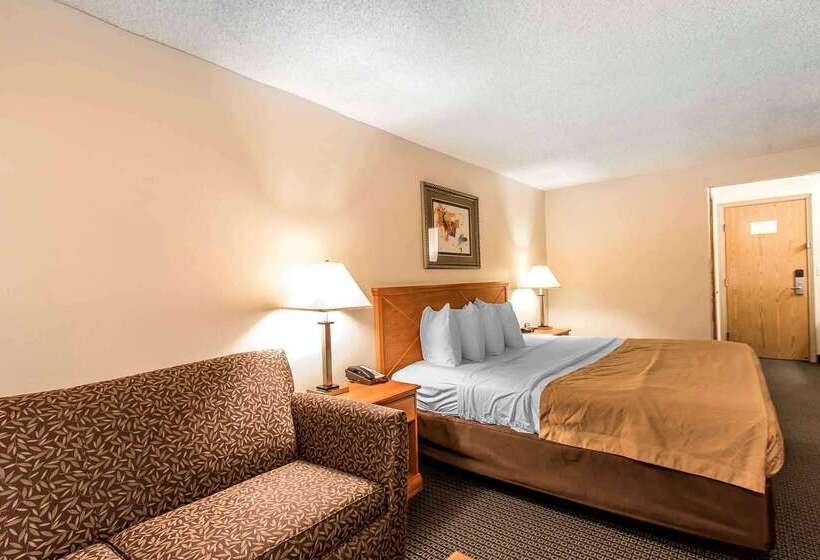 فندق Brentwood Inn Clinton