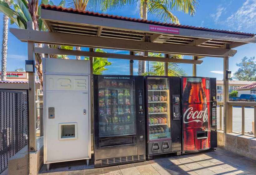 בית מלון כפרי Econo Lodge Inn & Suites Escondido Downtown