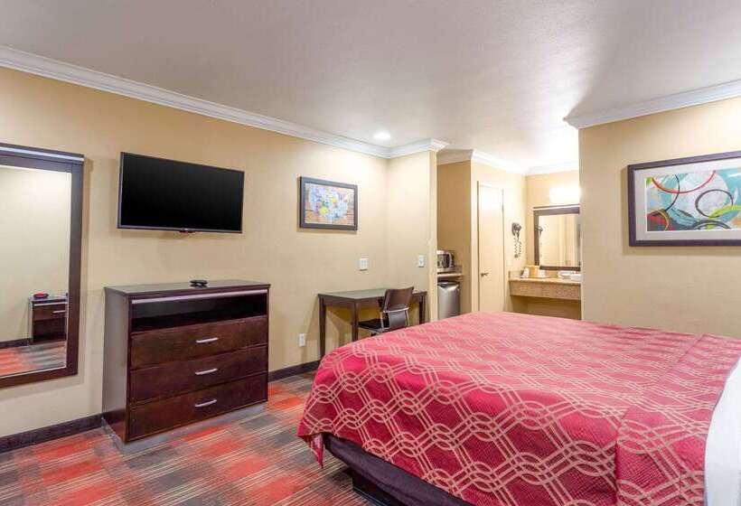 בית מלון כפרי Econo Lodge Inn & Suites Escondido Downtown