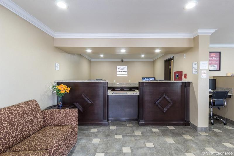 בית מלון כפרי Econo Lodge Inn & Suites Escondido Downtown