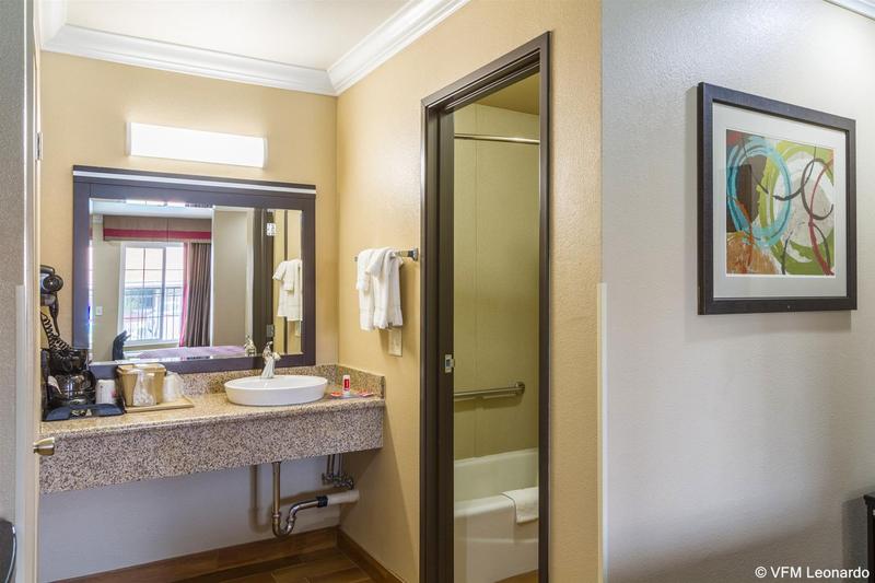 בית מלון כפרי Econo Lodge Inn & Suites Escondido Downtown