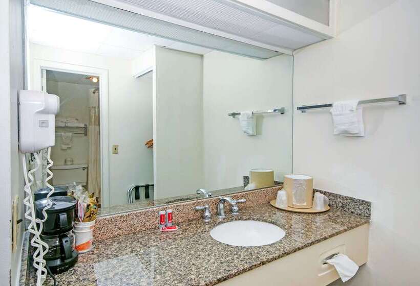 酒店 Econo Lodge Inn And Suites   Pilot Mountain