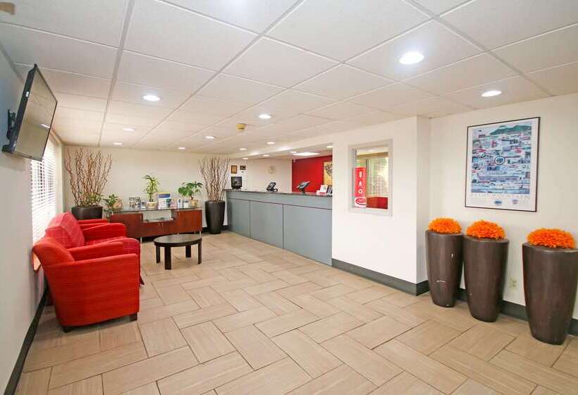 酒店 Econo Lodge Inn And Suites   Pilot Mountain