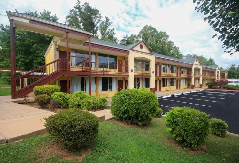酒店 Econo Lodge Inn And Suites   Pilot Mountain