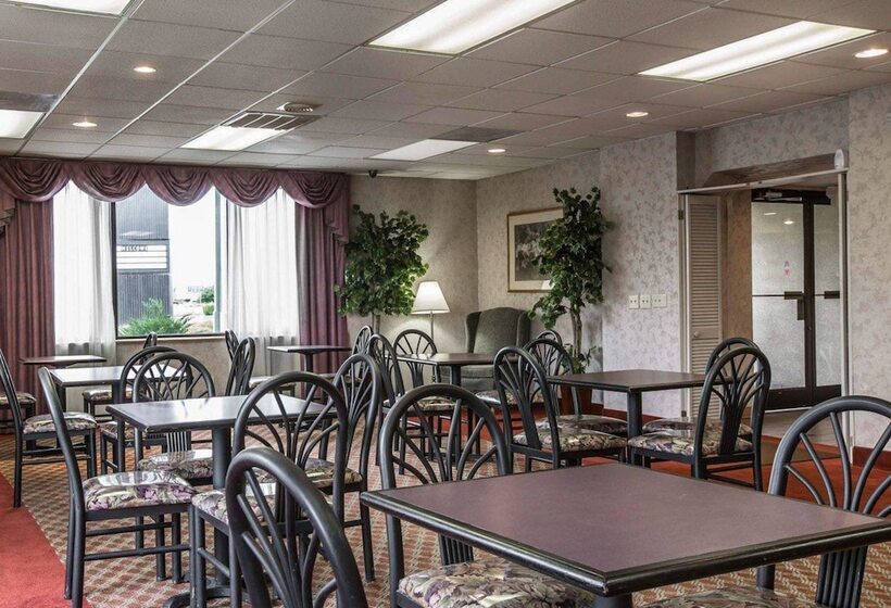 酒店 Econo Lodge Inn And Suites   Pilot Mountain