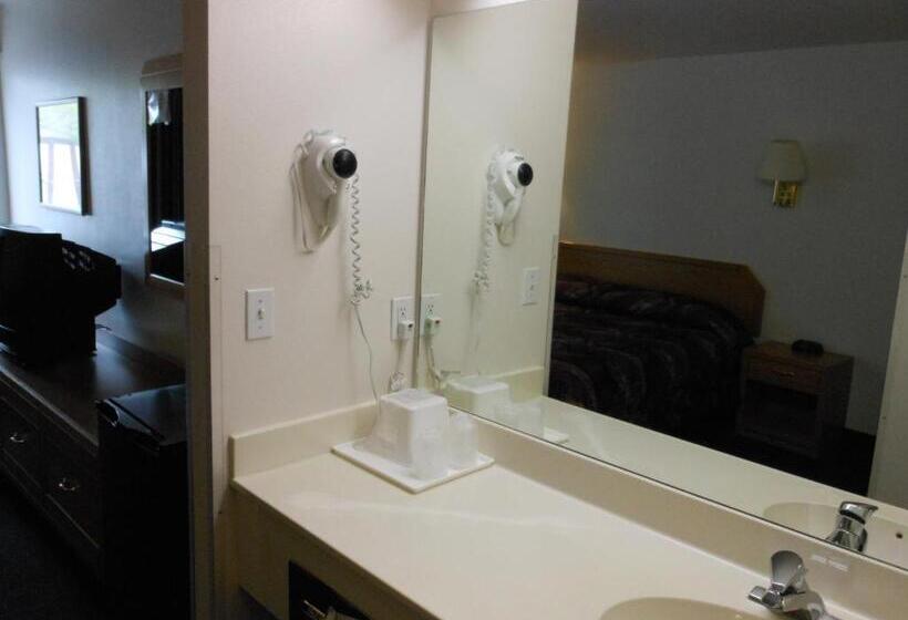 Отель Economy Inn & Suites