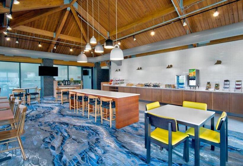 ホテル Fairfield Inn Rochester Airport