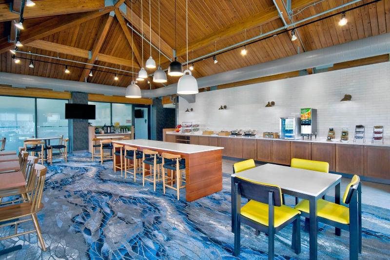 هتل Fairfield Inn Rochester Airport