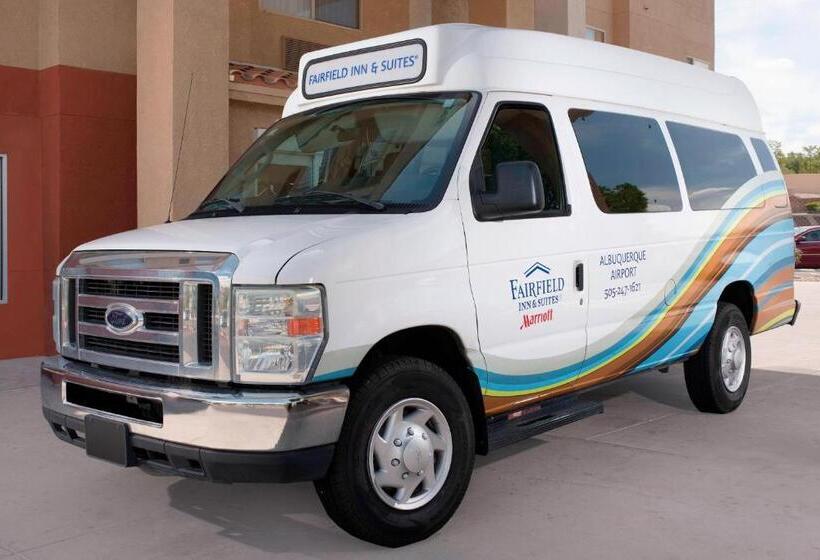 ホテル Fairfield Inn & Suites By Marriott Albuquerque Airport