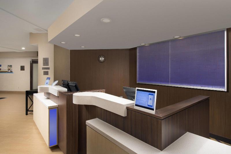 ホテル Fairfield Inn & Suites By Marriott Albuquerque Airport