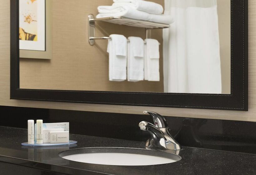 هتل Fairfield Inn & Suites Hartford Manchester