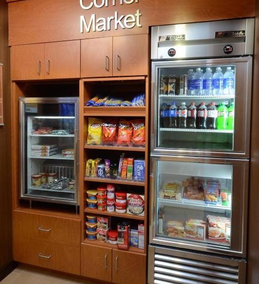 فندق Fairfield Inn & Suites Roanoke Hollins/i81